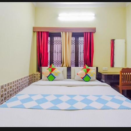Hotel Orient Residency Колката Екстериор снимка