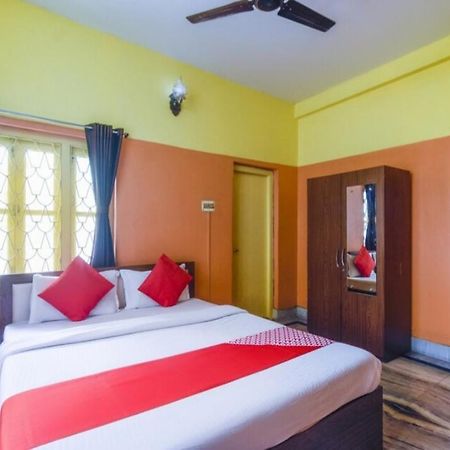 Hotel Orient Residency Колката Екстериор снимка