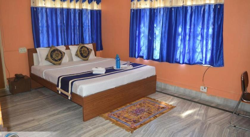 Hotel Orient Residency Колката Екстериор снимка